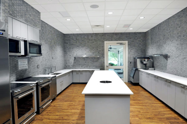 Picture of kitchen.