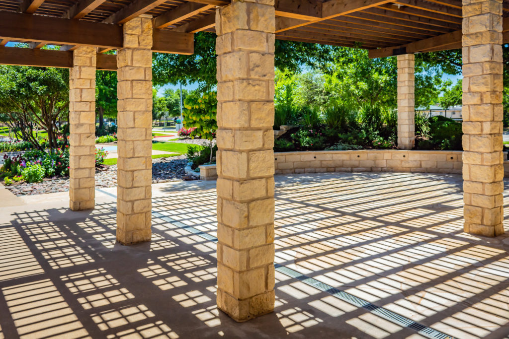 Picture of front patio.